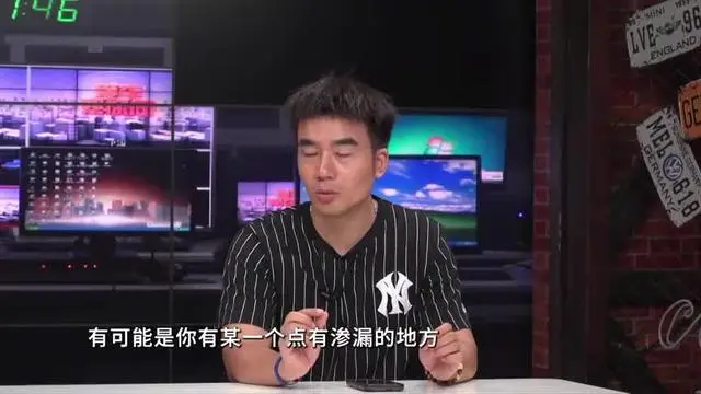 發(fā)動機冷卻液減少報警燈亮怎么辦？